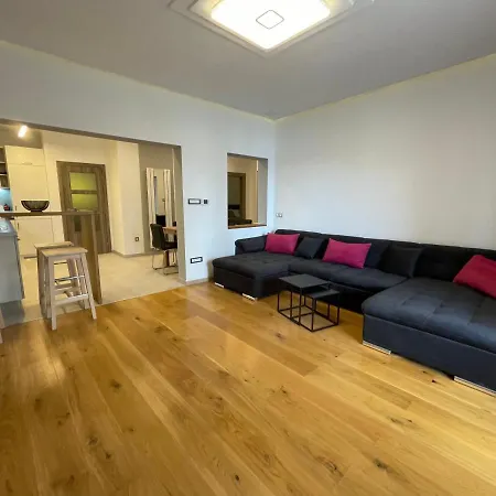 Mateo Apartment